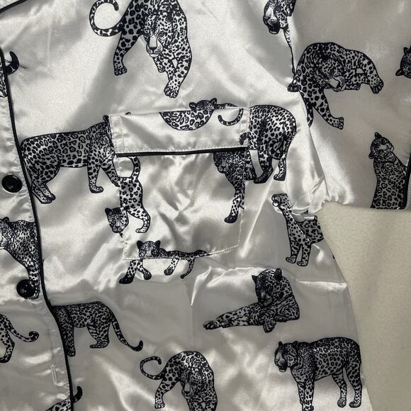 NIGHT Brand Lounge able Satin Pajama Shirt Set With Leopards - Size 10 NWT - Picture 4 of 5